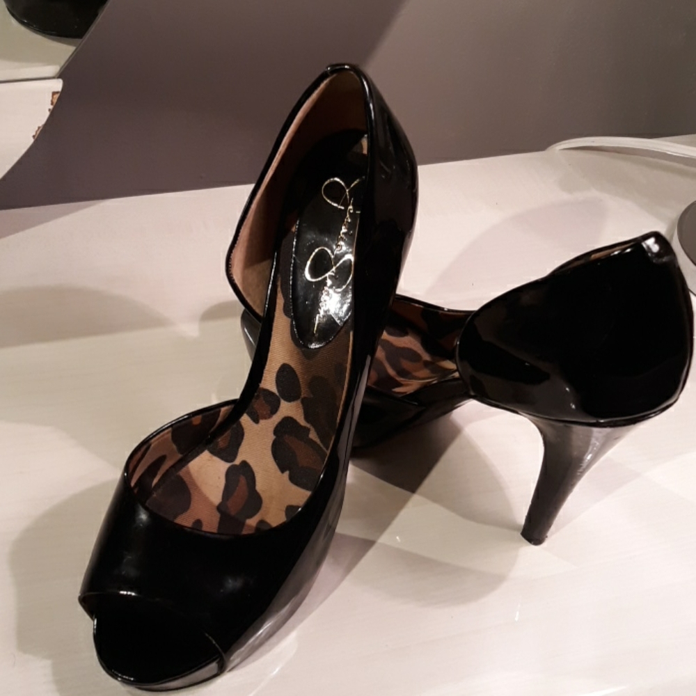 Shoes - Picture 4 of 4
